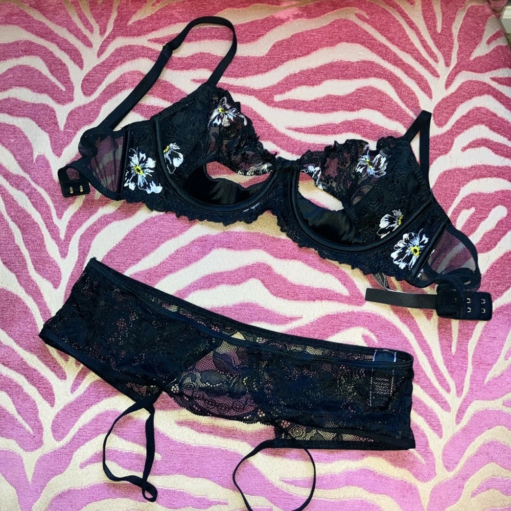 Victoria’s Secret bra and panty set